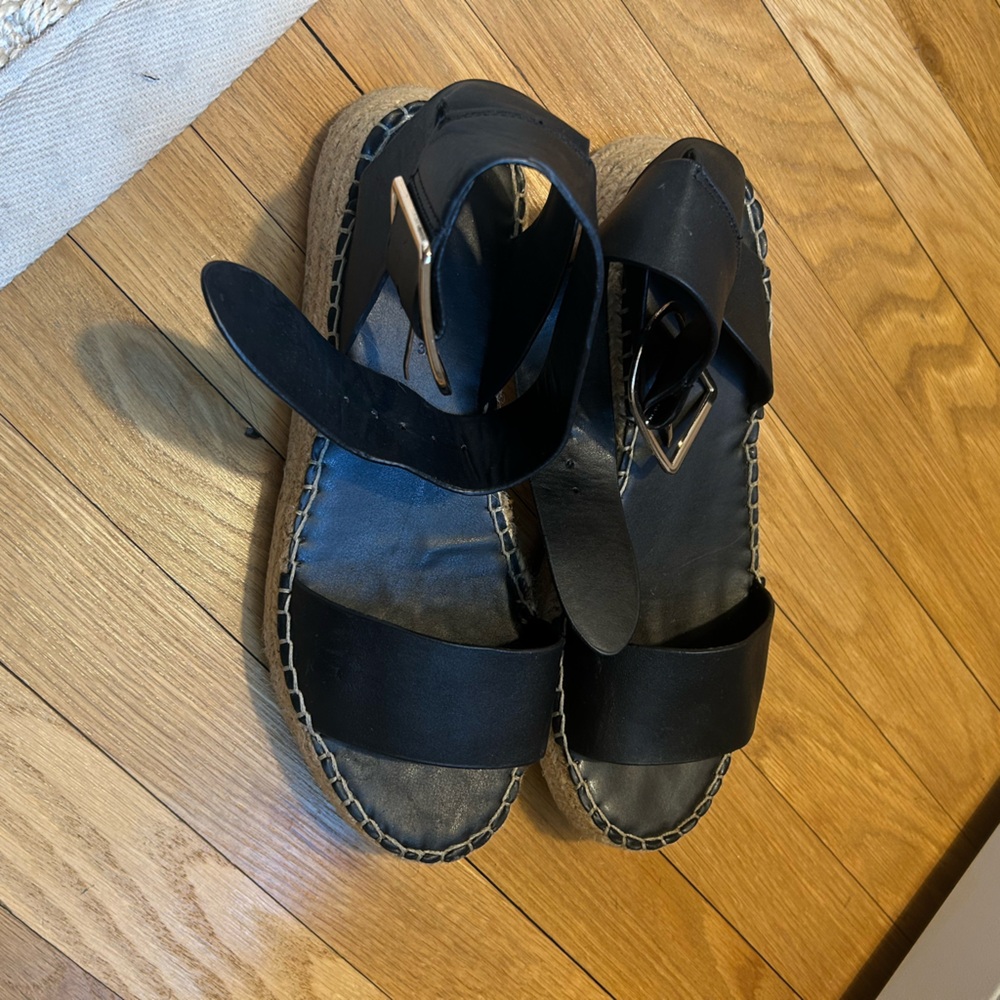 ZARA wedge buckle platform sandals - Picture 2 of 4